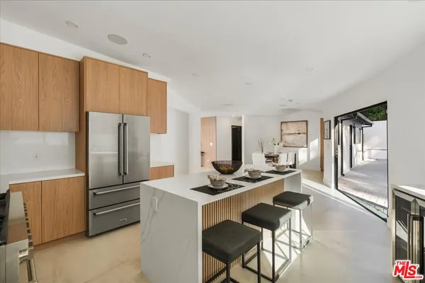 $2,499,999 | 3873 Royal Woods Drive, Sherman Oaks, CA 91403