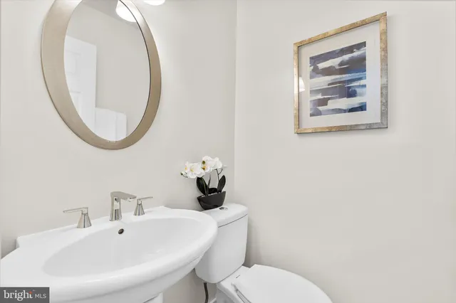 $849,000 | 686 College Parkway, Rockville, MD 20850