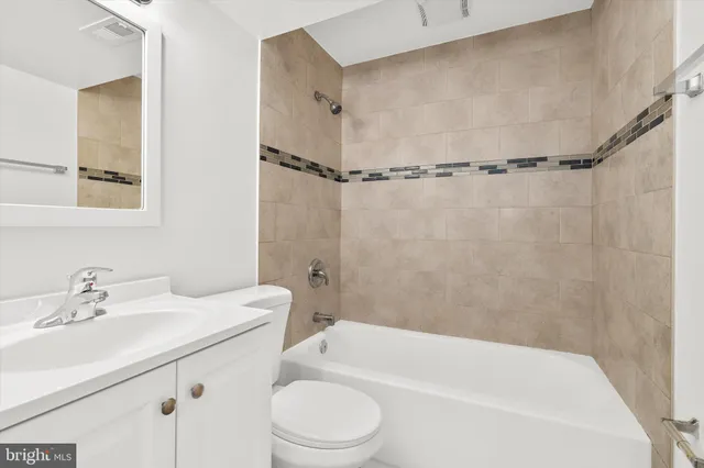 $849,000 | 686 College Parkway, Rockville, MD 20850