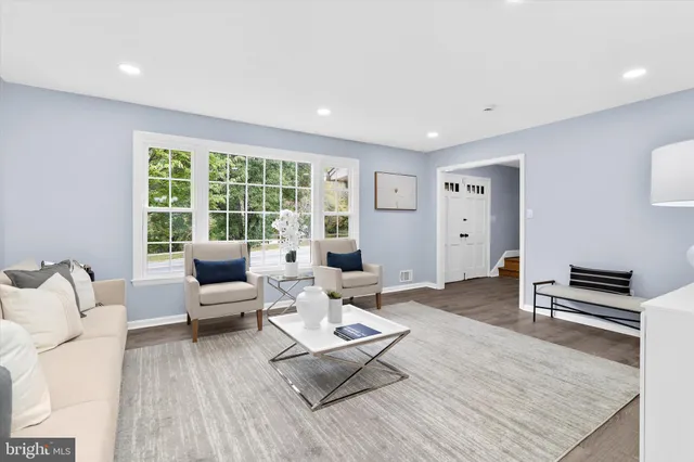 $849,000 | 686 College Parkway, Rockville, MD 20850