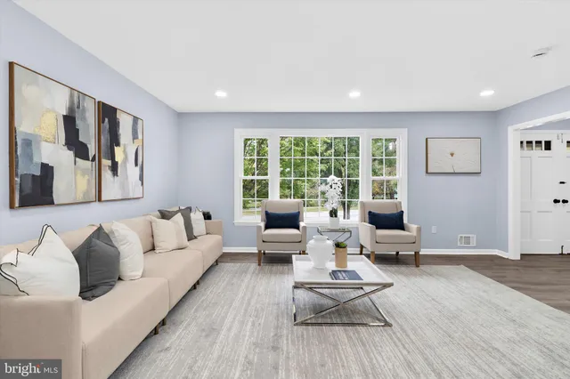 $849,000 | 686 College Parkway, Rockville, MD 20850