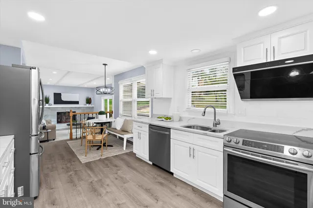 $849,000 | 686 College Parkway, Rockville, MD 20850