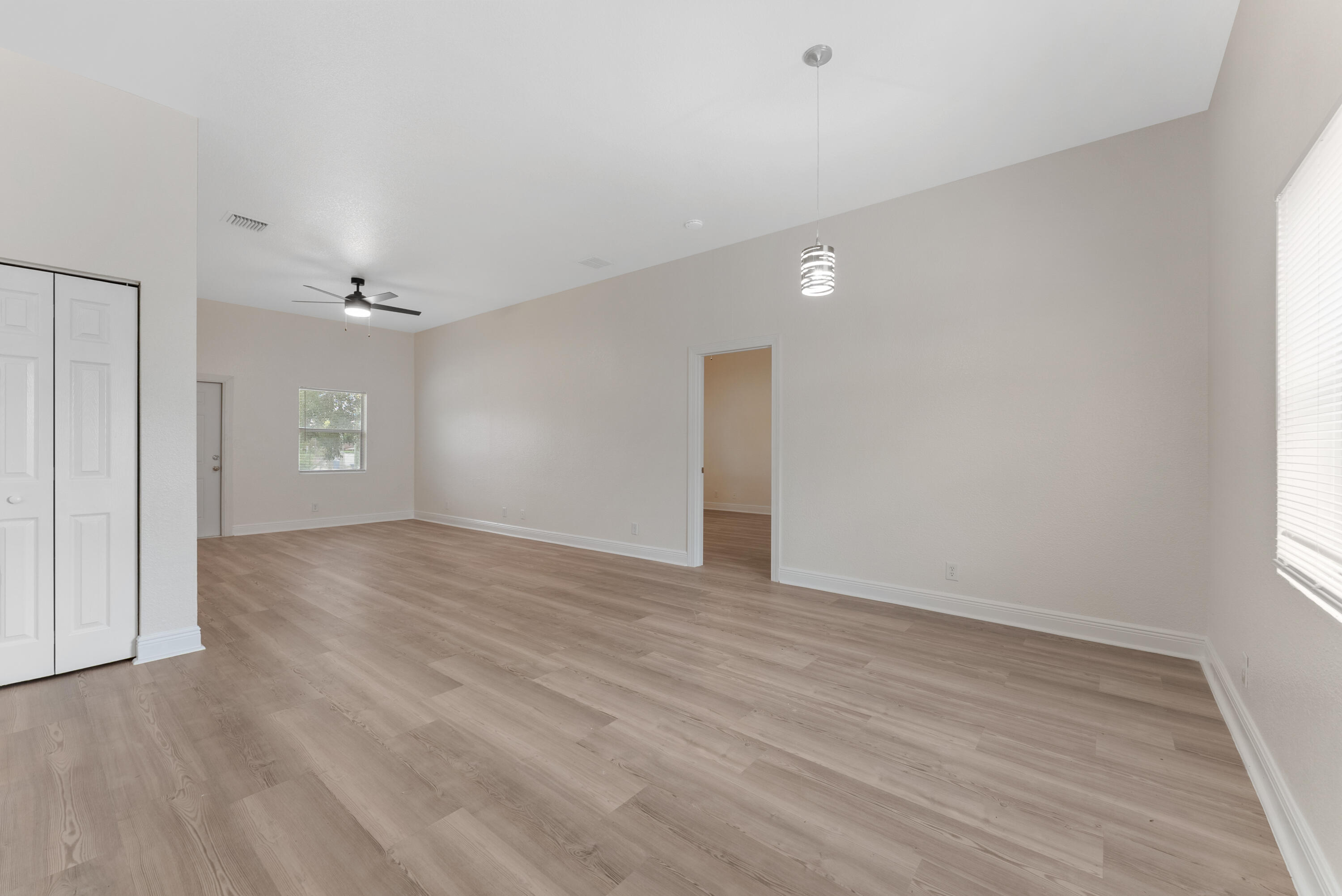 3011 Avenue M Riviera Beach, FL 33404 - Photo 10 of 35 living space