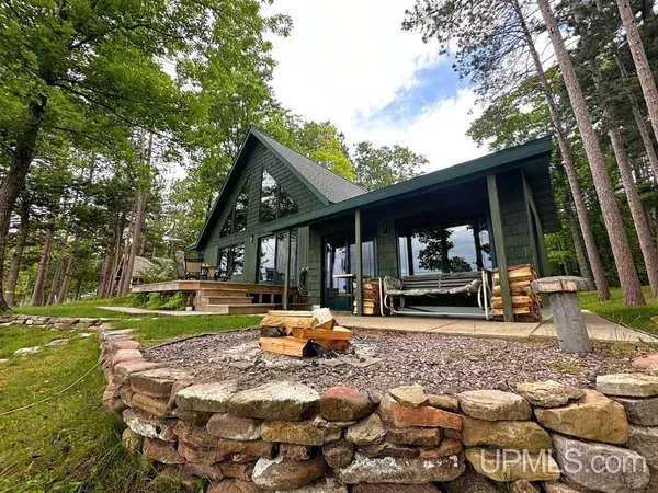 $775,000 | 312 County Road BI, Marquette, MI 49855
