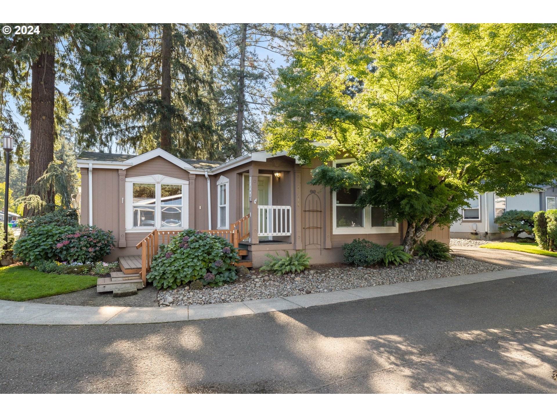 13244 Southeast Reedway Place Portland, OR 97236 - Photo 3 of 47 Gallery Image 3