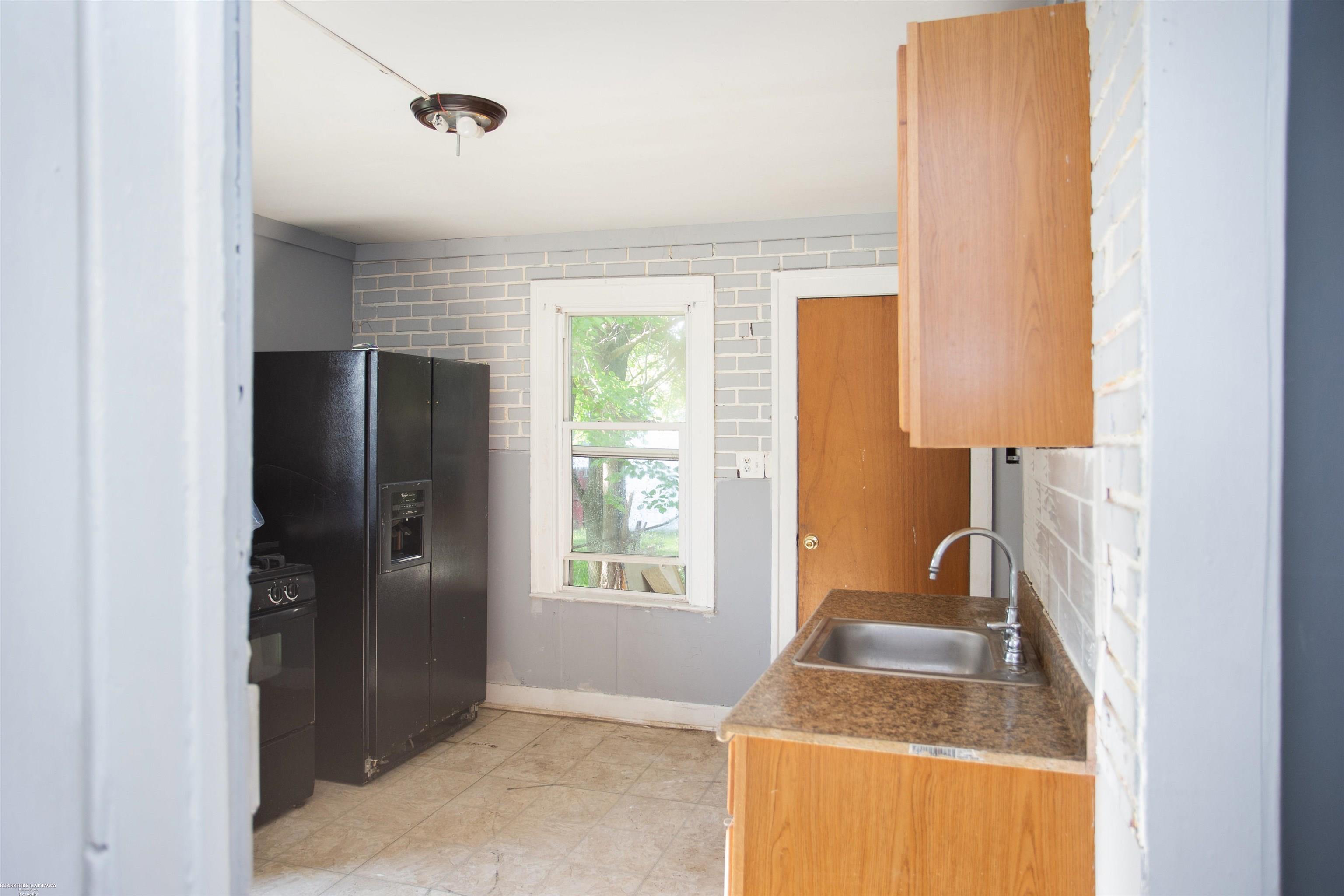 8086 Jackson Warren, MI 48089 - Photo 15 of 26 50111205-14.JPG