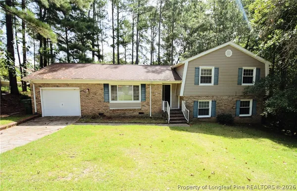 $1,700 | 211 Livermore Drive, Fayetteville, NC 28314