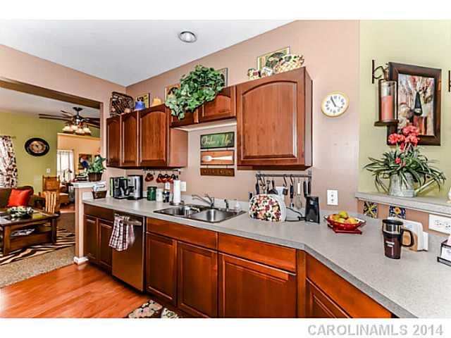4870 Prosperity Ridge Road, Unit 4870 Charlotte, NC 28269 - Photo 6 of 13 Gallery Image 6