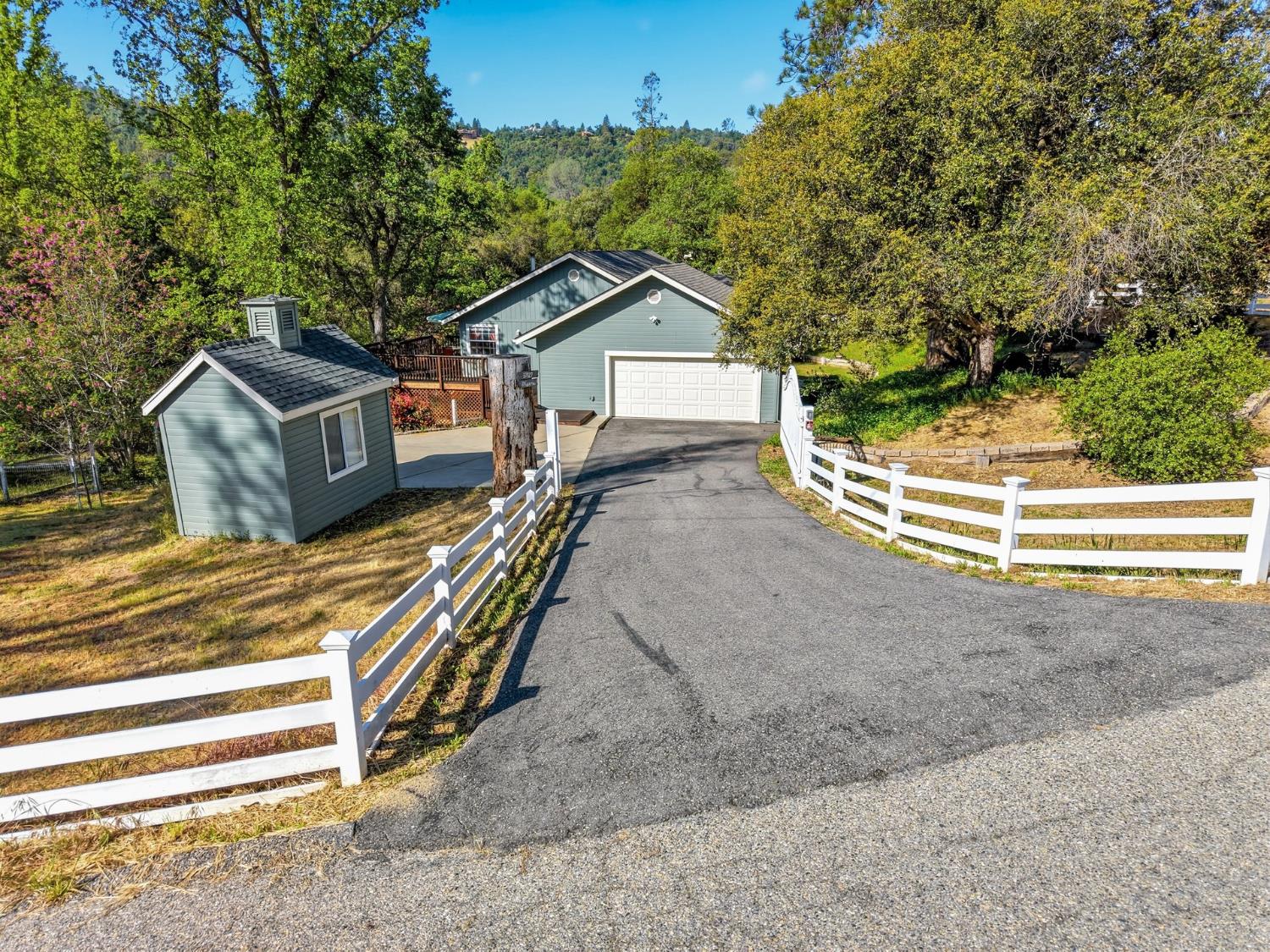 37927 China Creek Road Oakhurst, CA 93644 - Photo 2 of 38