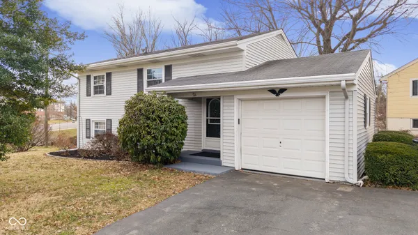 $239,000 | 711 Navajo Drive, New Albany, IN 47150