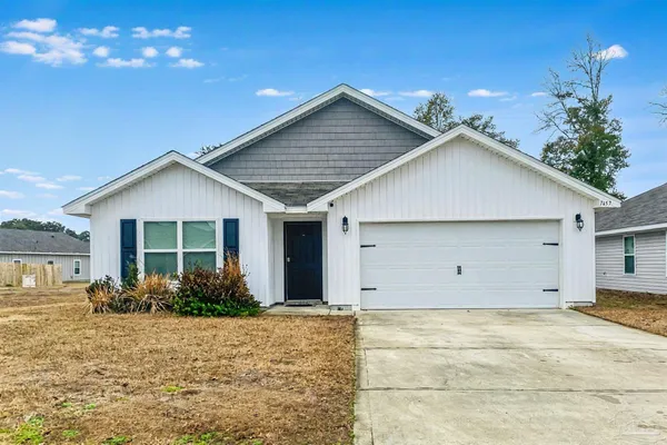 $1,975 | 7457 Steeplechase Boulevard, Pensacola, FL 32526