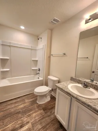 $1,975 | 7457 Steeplechase Boulevard, Pensacola, FL 32526