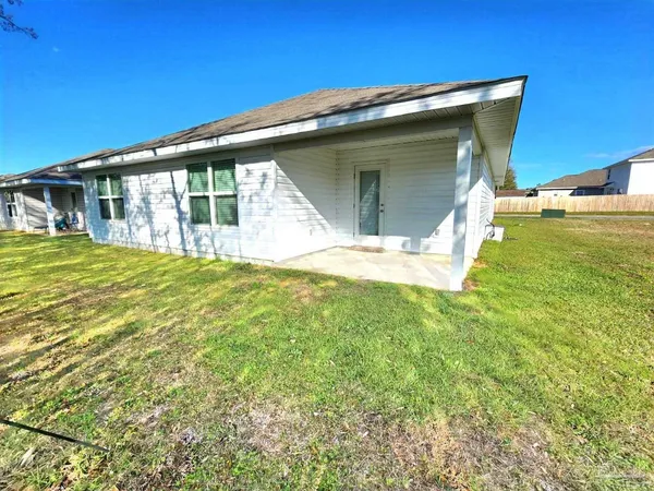$1,975 | 7457 Steeplechase Boulevard, Pensacola, FL 32526