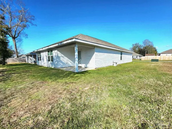 $1,975 | 7457 Steeplechase Boulevard, Pensacola, FL 32526