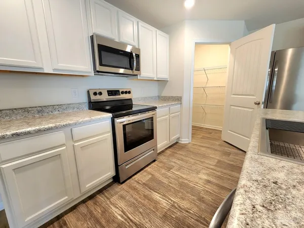 $1,975 | 7457 Steeplechase Boulevard, Pensacola, FL 32526