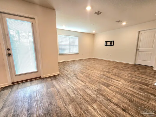 $1,975 | 7457 Steeplechase Boulevard, Pensacola, FL 32526