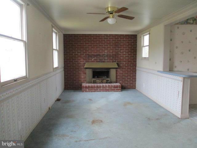 2400 Oak Manor Road Baltimore, MD 21219 - Photo 11 of 21 Family Room