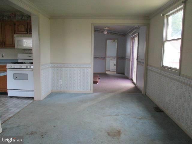 2400 Oak Manor Road Baltimore, MD 21219 - Photo 8 of 21 Family Room