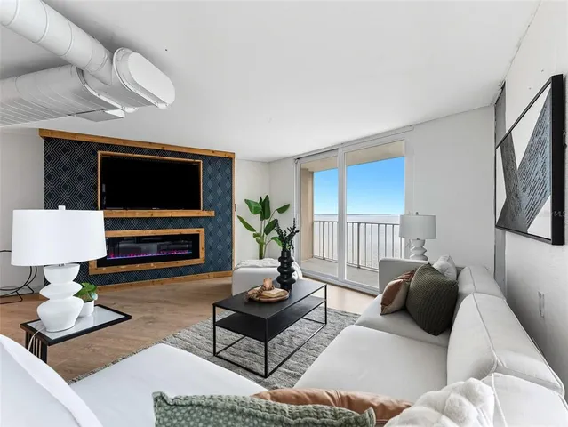 $985,000 | 2611 Bayshore Boulevard, Unit 903, Tampa, FL 33629