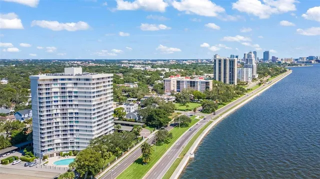 $985,000 | 2611 Bayshore Boulevard, Unit 903, Tampa, FL 33629