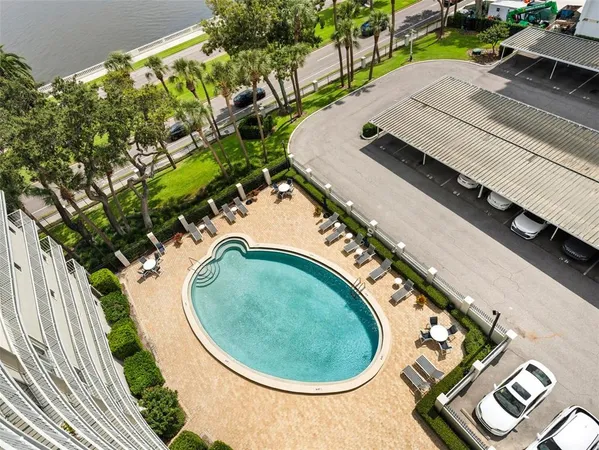 $985,000 | 2611 Bayshore Boulevard, Unit 903, Tampa, FL 33629