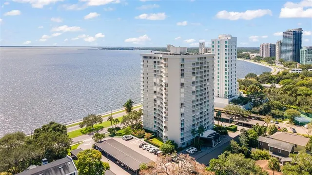 $985,000 | 2611 Bayshore Boulevard, Unit 903, Tampa, FL 33629