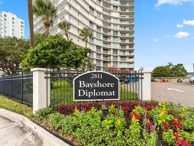 $985,000 | 2611 Bayshore Boulevard, Unit 903, Tampa, FL 33629