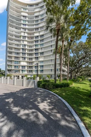 $985,000 | 2611 Bayshore Boulevard, Unit 903, Tampa, FL 33629