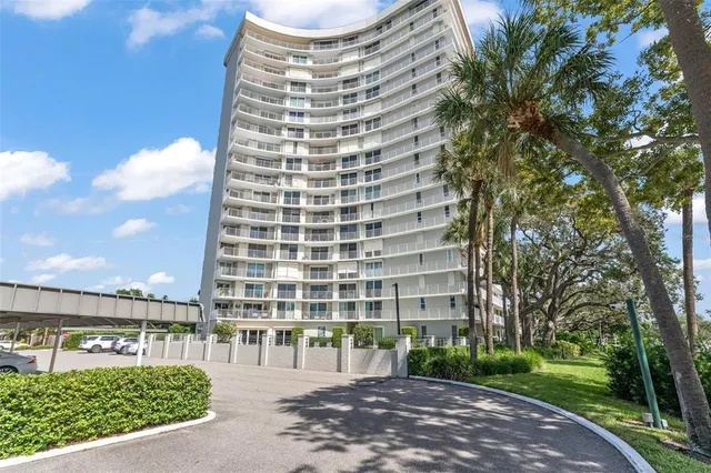 $985,000 | 2611 Bayshore Boulevard, Unit 903, Tampa, FL 33629