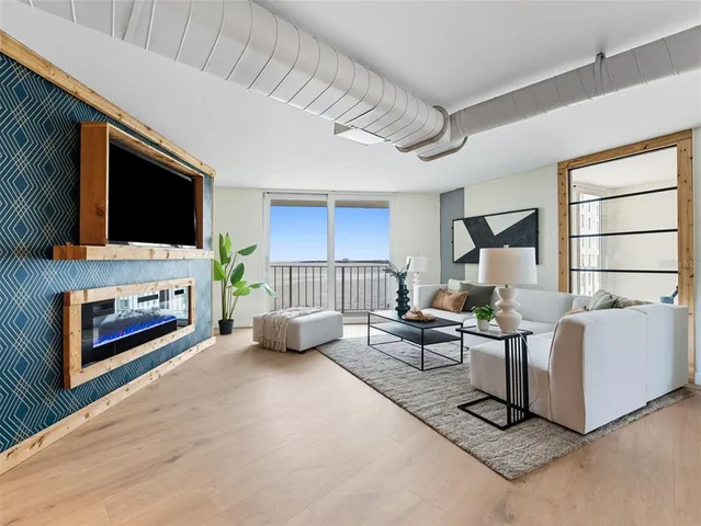 $985,000 | 2611 Bayshore Boulevard, Unit 903, Tampa, FL 33629