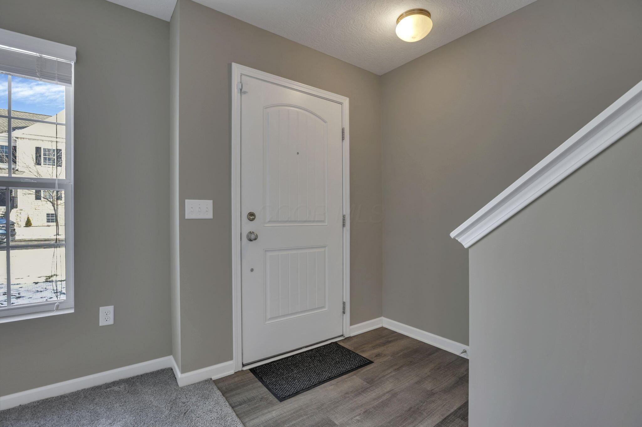 232 Autumn Ridge Circle Pickerington, OH 43147 - Photo 6 of 47 Entryway of Condo