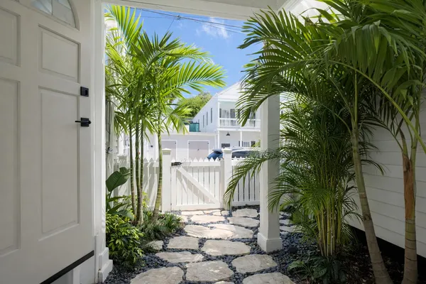 $3,500 | 828 Fleming Street, Key West, FL 33040