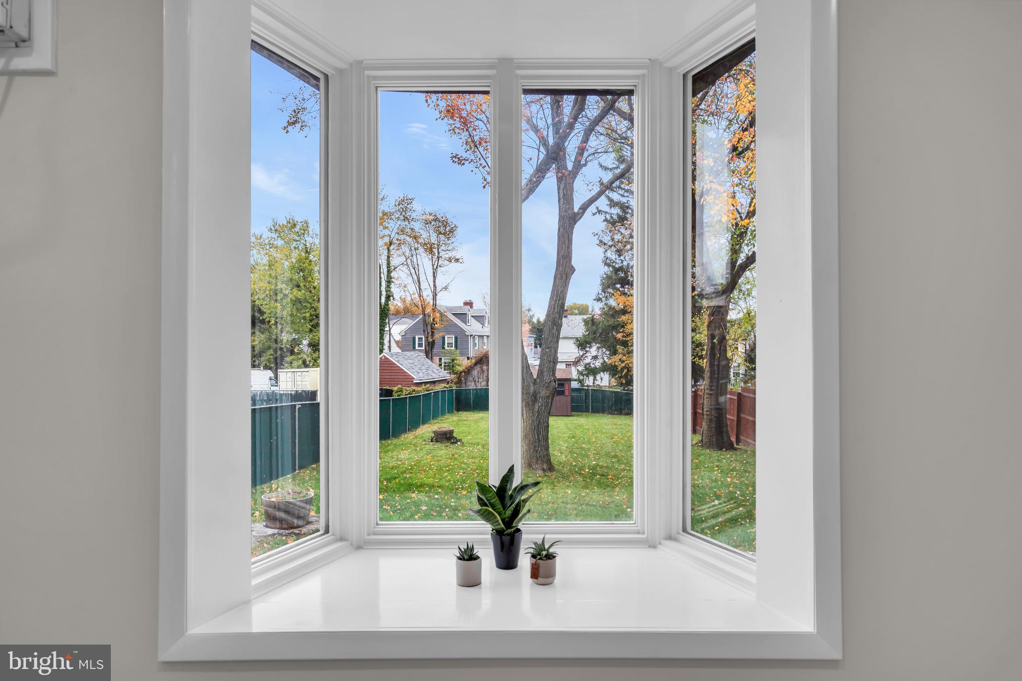 29 Saybrook Avenue Trenton, NJ 08619 - Photo 8 of 31 a view of a entryway
