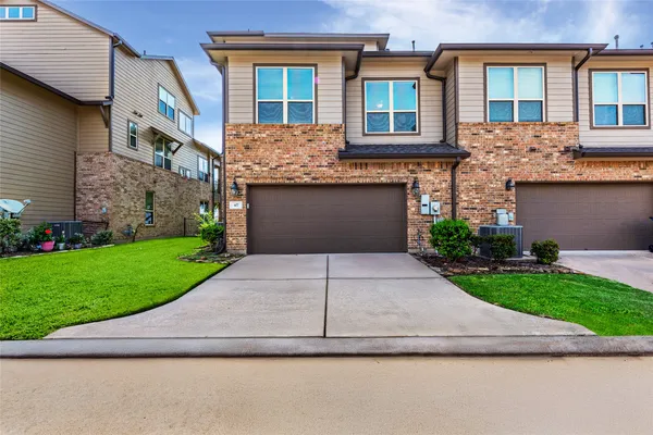 $359,000 | 417 Marina View Drive, Webster, TX 77598