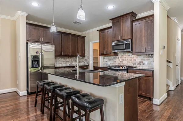 $359,000 | 417 Marina View Drive, Webster, TX 77598