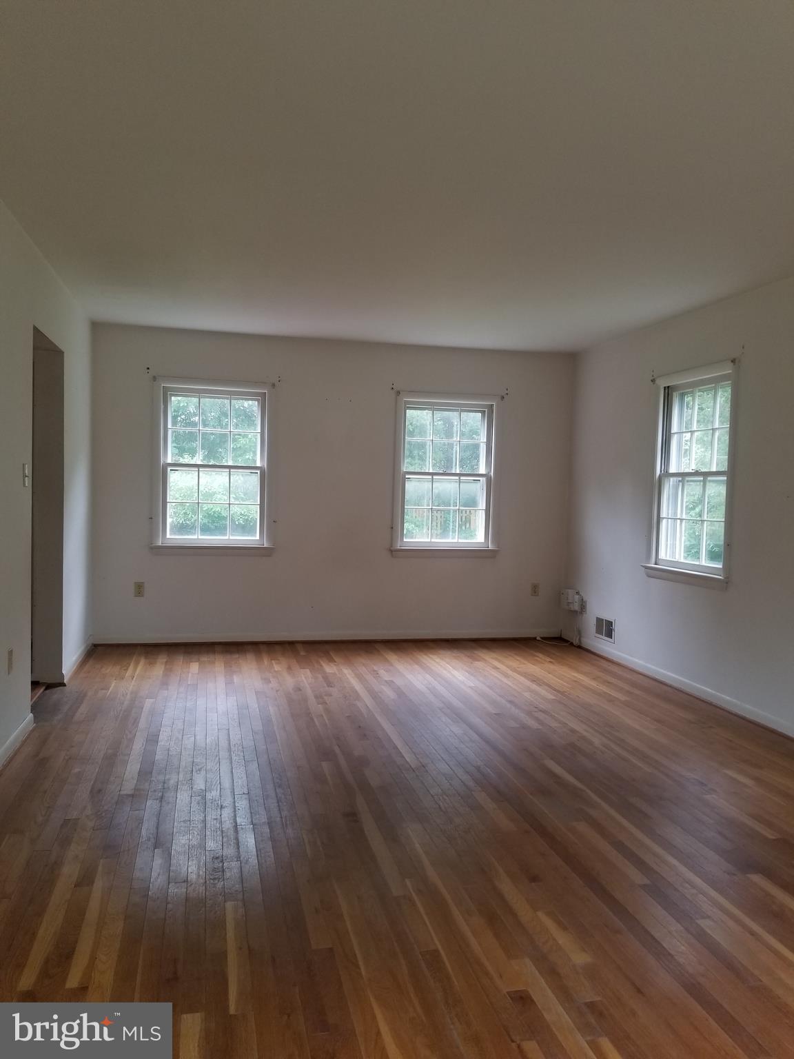 5505 Ashfield Road Alexandria, VA 22315 - Photo 4 of 15 Gallery Image 4