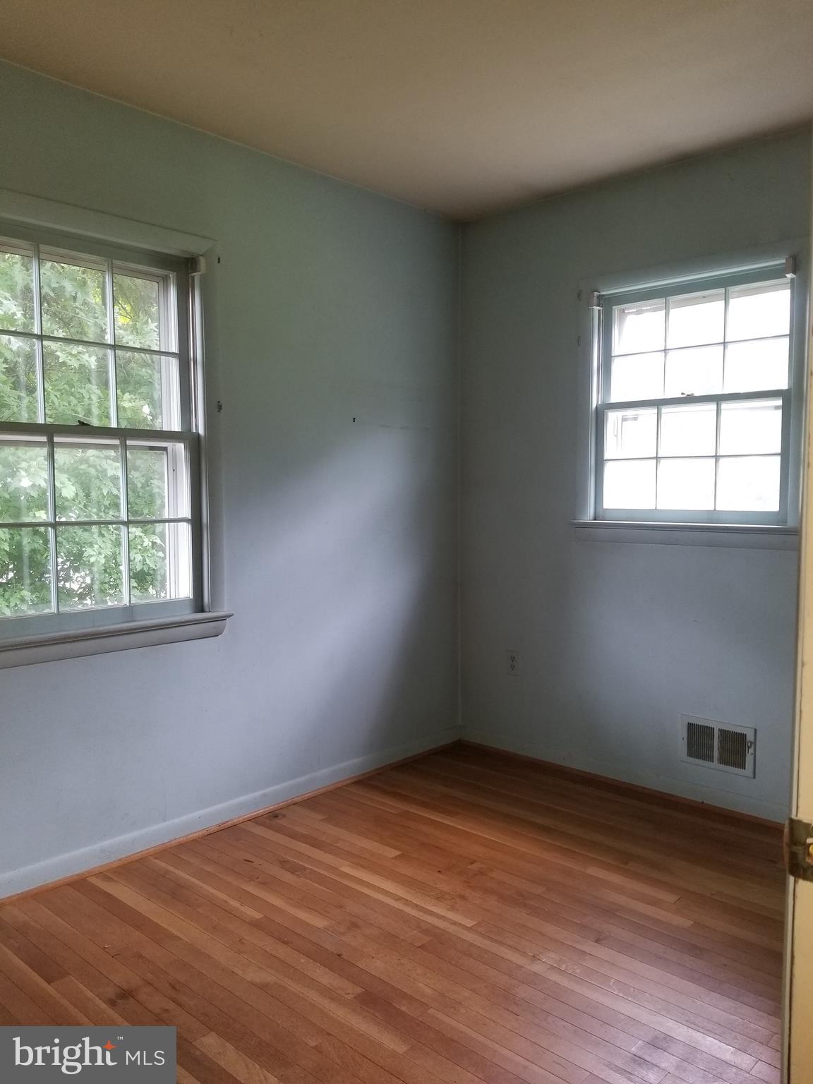 5505 Ashfield Road Alexandria, VA 22315 - Photo 6 of 15 Gallery Image 6