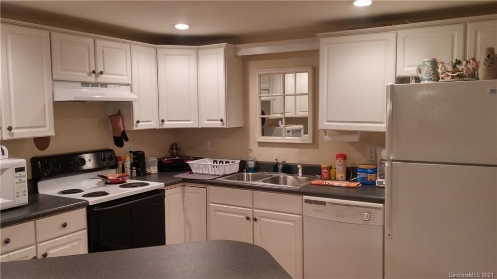 399 James Street Clyde, NC 28721 - Photo 13 of 27