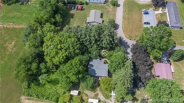 399 James Street Clyde, NC 28721 - Photo 15 of 27
