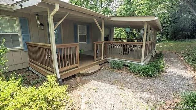 399 James Street Clyde, NC 28721 - Photo 4 of 27