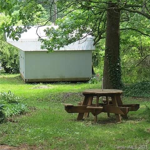 399 James Street Clyde, NC 28721 - Photo 5 of 27