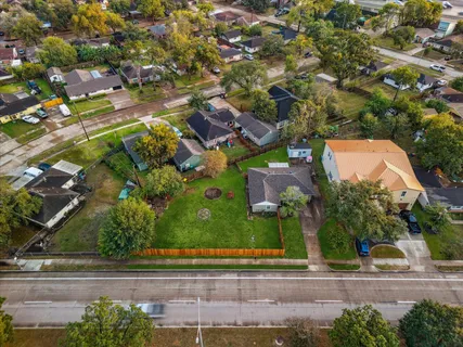 $285,000 | 6103 West 43rd Street, Houston, TX 77092