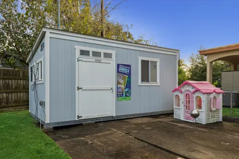 $285,000 | 6103 West 43rd Street, Houston, TX 77092