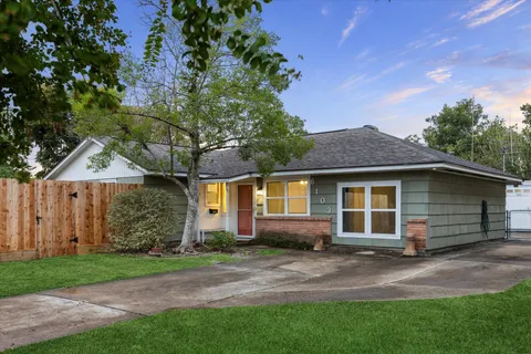 $285,000 | 6103 West 43rd Street, Houston, TX 77092