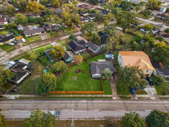 $285,000 | 6103 West 43rd Street, Houston, TX 77092