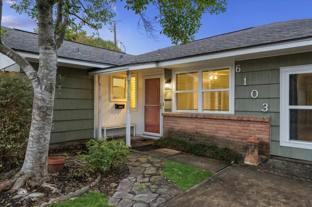 $285,000 | 6103 West 43rd Street, Houston, TX 77092