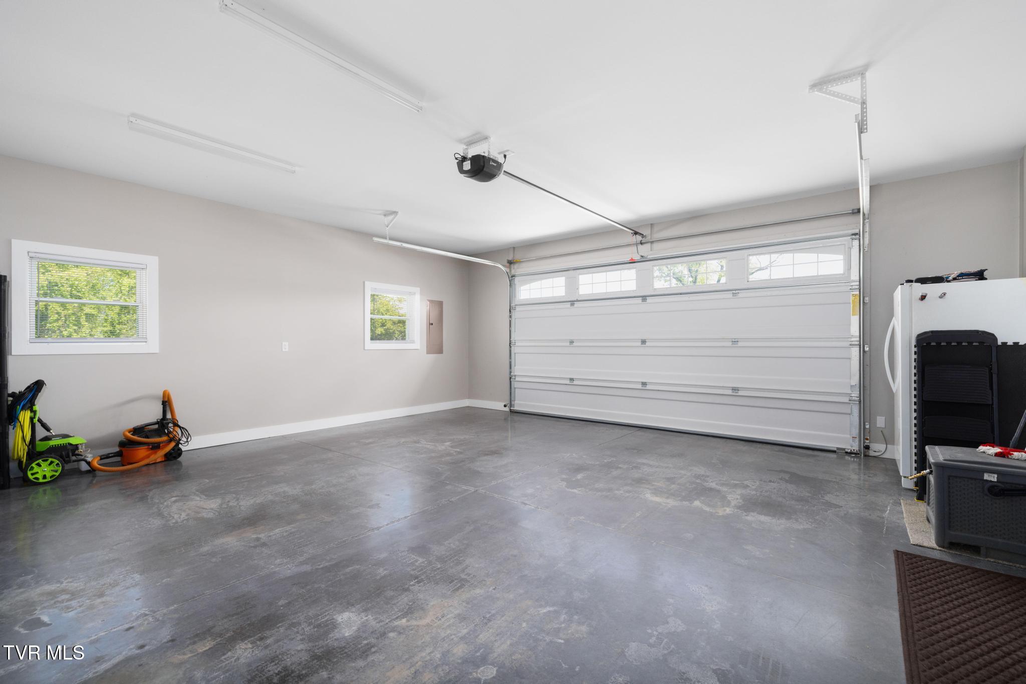 179 Taylortown Road Johnson City, TN 37601 - Photo 29 of 61 Main level 2 car garage