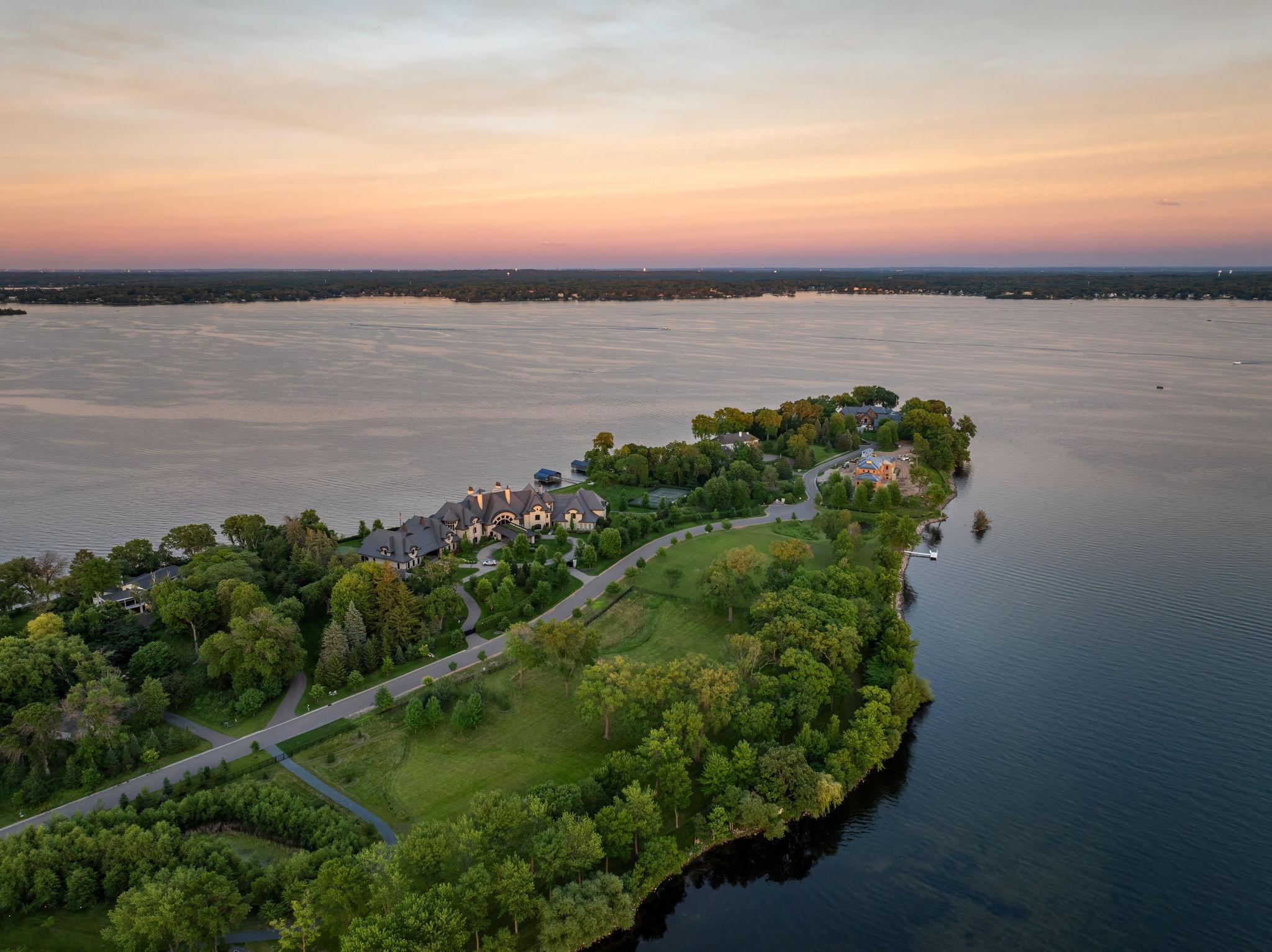 1365 Bracketts Point Road Wayzata, MN 55391 - Photo 6 of 24