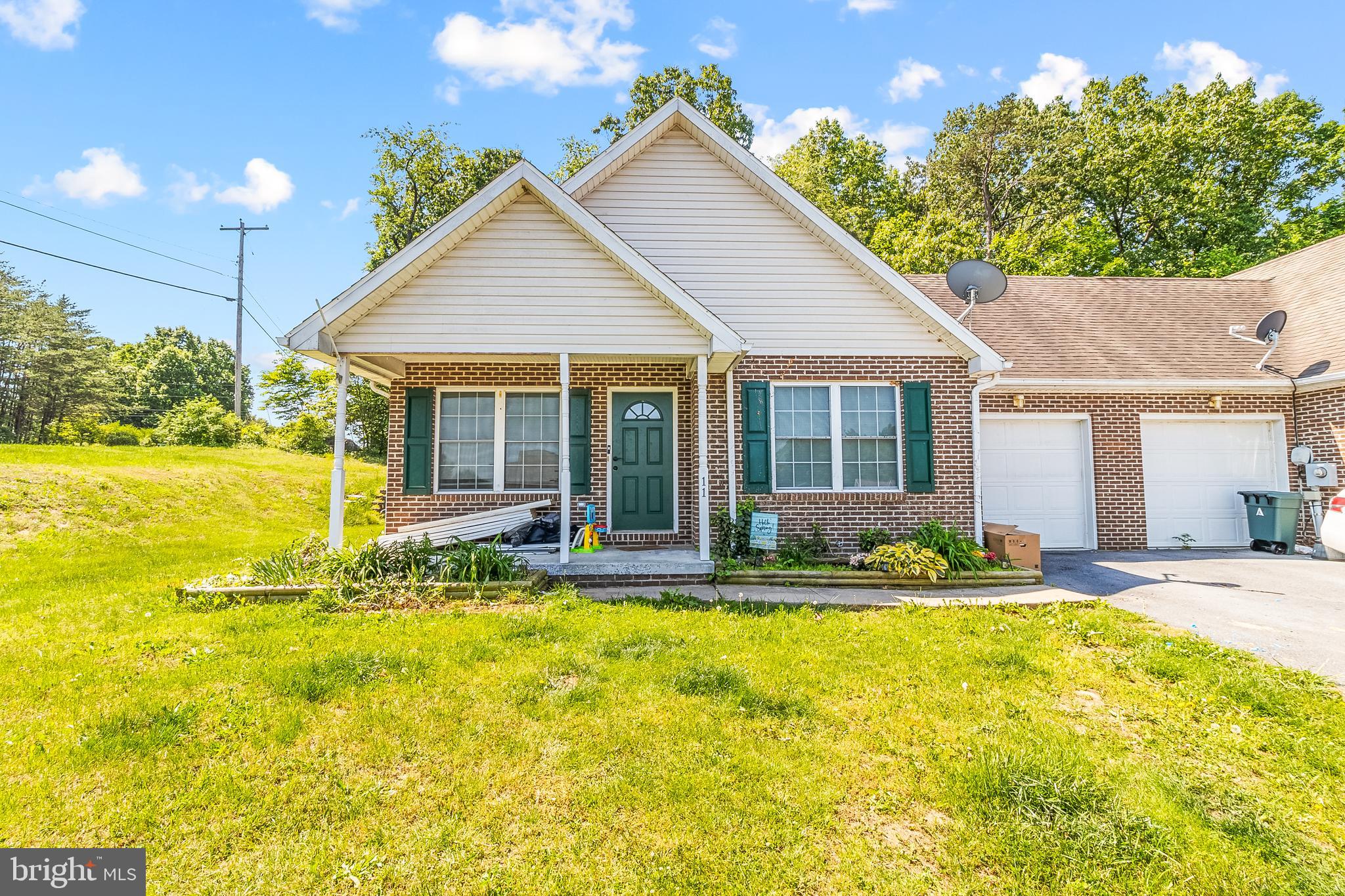 11 Galbus Court Falling Waters, WV 25419 - Photo 5 of 27