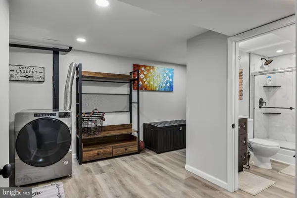 a view of living room washer and dryer